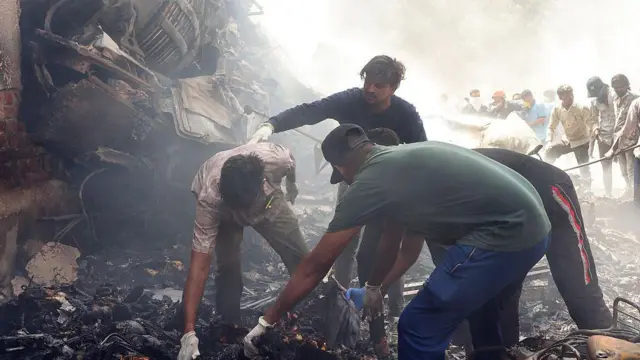 فرق الإنقاذ