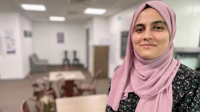 జుహాల్ ఫోటో 