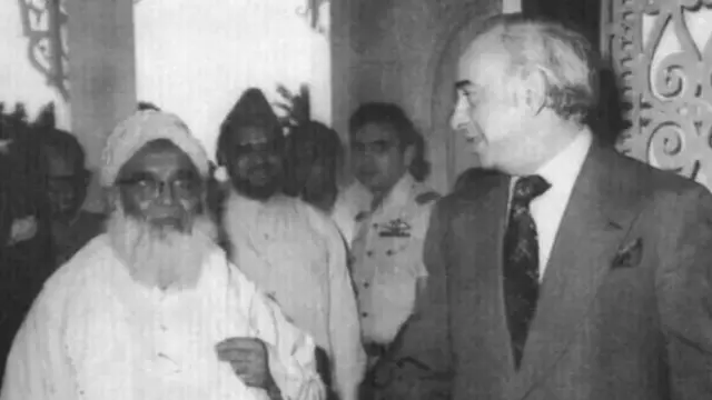 মৌলভি মুশতাকের সাথে মি. ভুট্টো।