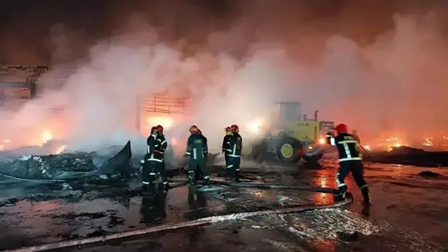 বিদেশ থেকে আমদানি করা পণ্য রাখা হতো কার্গো ভিলেজের এই অংশে