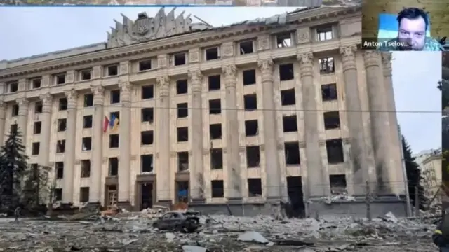 Parfois, le bruit des bombardements perturbe les cours.