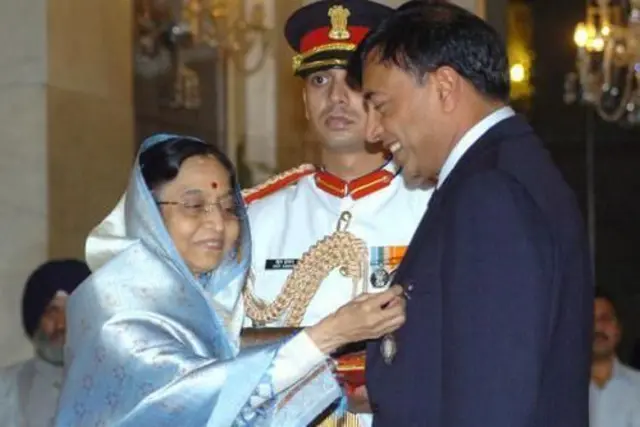  લક્ષ્મી નિવાસ મિત્તલ 