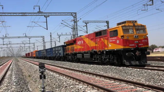 બીબીસી ગુજરાતી ગુજરાત બજેટ નાણામંત્રી નિર્મલા સીતારમણ સુરત જામનગર