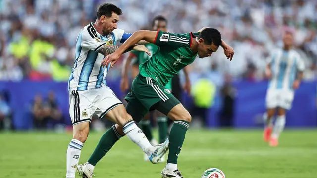 میسی اور عیسیٰ مانڈی کی ٹکر