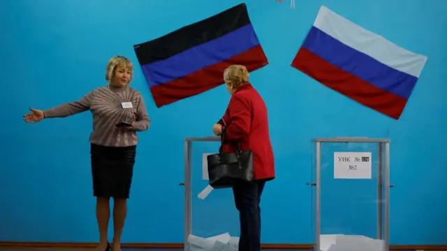 Pemungutan suara di Donetsk.