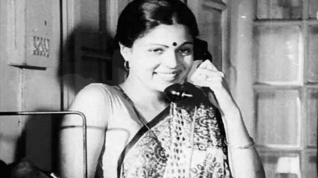 'सिंहासन' चित्रपटातलं एक दृश्य 