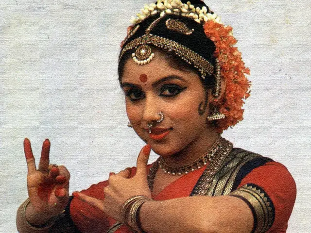 நடிகை ரேவதி பிறந்தநாள்