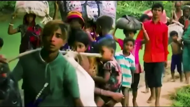 ট্রেলারের একটি দৃশ্যে দেখানো হয়েছে যে হিন্দুরা পশ্চিমবঙ্গ ছেড়ে পালাচ্ছেন