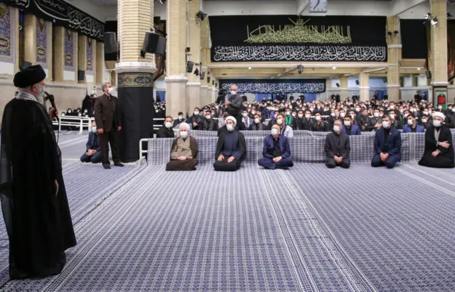 افزایش بی‌سابقه مخالفت با حکومت جمهوری اسلامی و شخص آیت‌الله خامنه‌ای، از جمله موضوعاتی است که برخی رسانه‌ها در بازتاب خبر جان باختن مهسا امینی به آن اشاره کرده‌اند﻿