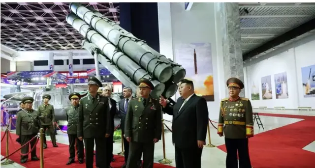 من زيارة وزير الدفاع الروسي سيرغي شويغو كوريا الشمالية في يوليو تموز الماضي