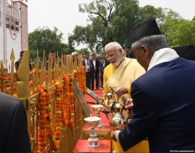 नरेंद्र मोदी