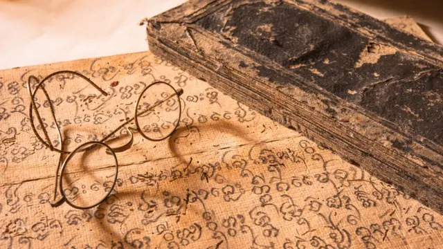 ကျောက်စာပေစာတွေမှာ ရှေးခေတ်အရေးအသားတွေကိုတွေ့နိုင်