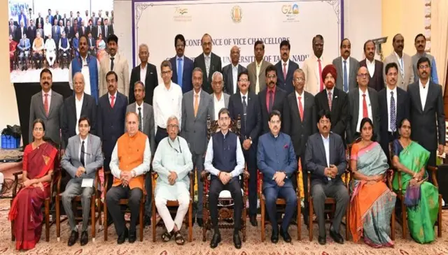 துணை வேந்தர்கள்