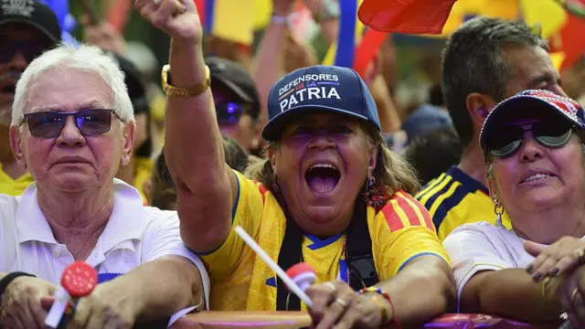 Seguidores de De la Espriella en un acto de campaña en Buga, suroccidente de Colombia. 