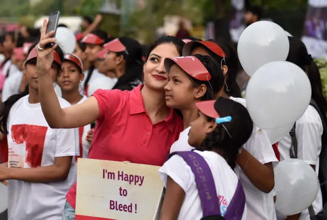 మహిళలు, రుతుస్రావం, శానిటరీ ప్యాడ్లు, వరల్డ్ మెన్స్ట్రువల్ డే