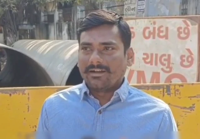 ફાલ્ગુન સોરઠિયા કહે છે કે, ''આ મહાનગરપાલિકા અને કોન્ટ્રાકટરની ગંભીર બેદરકારી છે