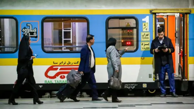 Tehran dəmir yolu stansiyasının müharibədən əvvəl çəkilmiş arxiv şəkli