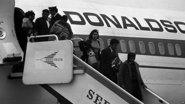 પરત ફરતા એશિયન