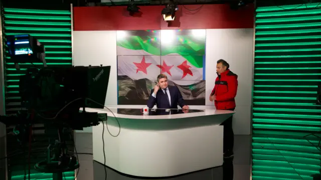 استديو إخباري بعد سقوط نظام الأسد