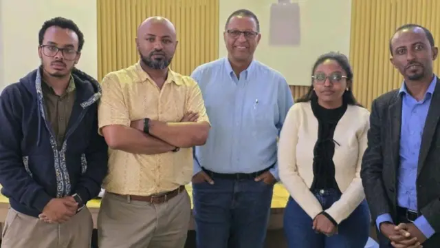 የኢትዮጵያ ቡክ ፎረም አሰናኞች ከጄነራል መርእድ ንጉሴ ልጅ ጋር