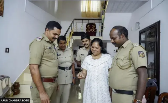 Poolisii fi jiraataa