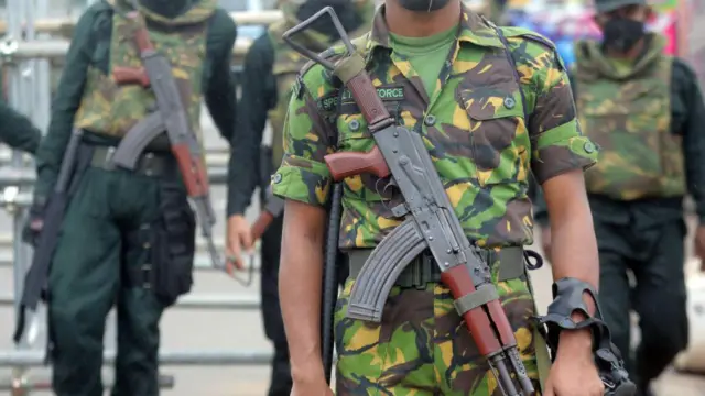 ''පසුගිය දින කිහිපයේදී තොරතුරු ලැබිලා තියෙනවා මේ ඉන්න ඊශ්‍රායල් ජාතිකයින්ට යම් අනතුරක් වෙන්න පුළුවන් කියලා කාරණය. මේ හේතුවෙන් නැගෙනහිර පළාත භාර ජ්‍යෙෂ්ඨ නියෝජ්‍ය පොලිස්පතිවරයාගේ උපදෙස් අනුව එම ප්‍රදේශයේ මාර්ග බාධක යොදලා පුද්ගලයින් සහ වාහන පරික්ෂා කිරීමේ කටයුතු පසුගිය කාලයේදී සිදුකර ගෙන ගියා.''