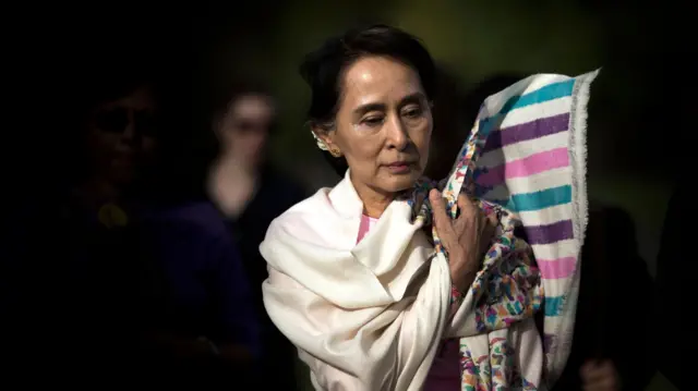 ဒေါ်အောင်ဆန်းစုကြည်