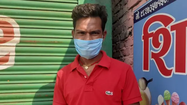राजेश कुमार राम कपडा पसल सञ्चालन गर्छन्