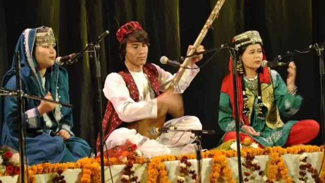د صلصال موسیقۍ ډلې له هېواده بهر هم کنسرتونه کول
