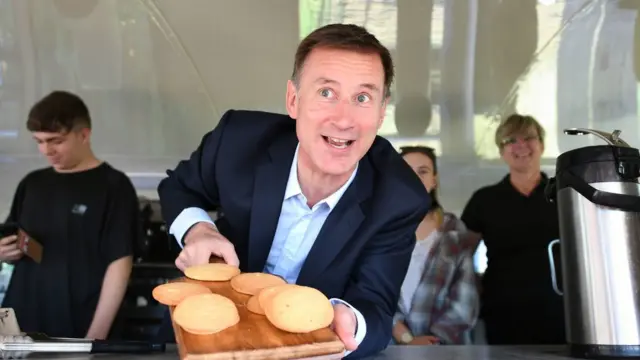 Джереми Хант