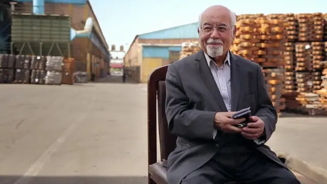 نمایی از فیلم 'پنبه تا آتش'