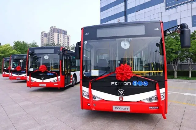 මෙට්රෝ බස් රථ