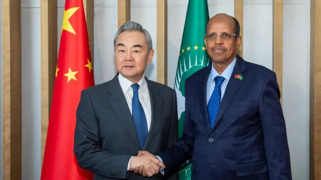 የቻይና የውጭ ጉዳይ ሚኒስትር ዋንግ ዪ እና የአፍሪካ ሕብረት ኮሚሽን ሊቀመንበር ማህሙድ አሊ ዩሱፍ