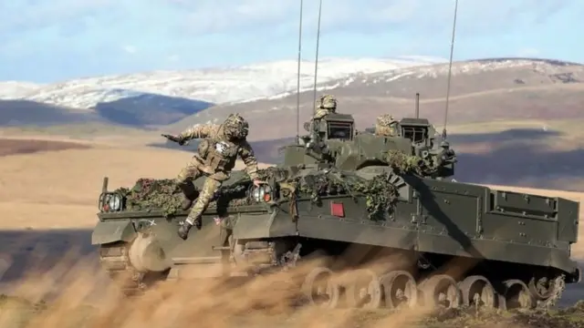 英國、法國以及丹麥軍隊在英格蘭北部諾桑波蘭郡集訓,為加入北約高度戒備特遣部隊做凖備。