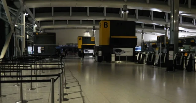 ஹீத்ரோ விமான நிலையம், லண்டன், பிரிட்டன், விமானங்கள்