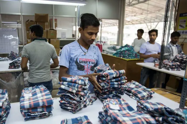 নতুন মার্কিন শুল্কের কারণে গার্মেন্টসসহ একাধিক সেক্টর প্রভাবিত হবে বলে আশঙ্কা করা হচ্ছে। 