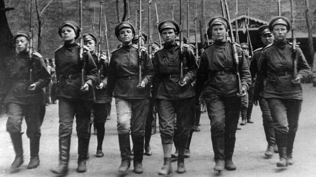 Женщинины во время марша 1917 г