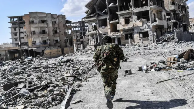 Rakka'daki YPG güçleri