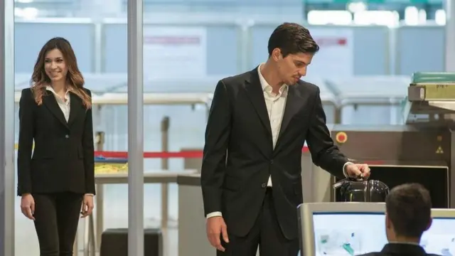Điểm kiểm tra sân bay là sự cân bằng giữa an ninh và tốc độ.