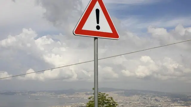 Nida işarəsi ancaq uyğun gəldiyi yerdə effektli olur