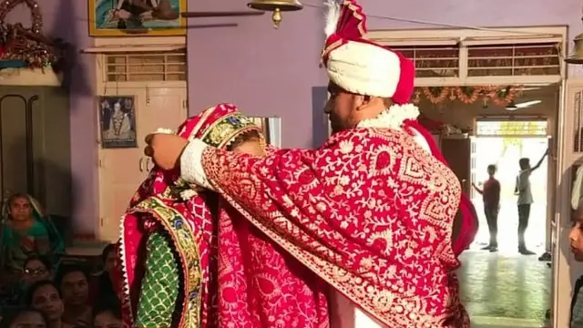 જ્યારે નાની ઉંમરે વિધવા થયેલી પુત્રવધૂને પરણાવવા માટે દીકરાને દત્તક લીધો