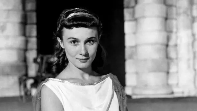 Irena Kolesar kao Ofelija u "Hamletu" na Dubrovačkim letnjim igrama