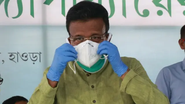 তৃণমূল নেতা ও কলকাতার মেয়র ফিরহাদ হাকিম