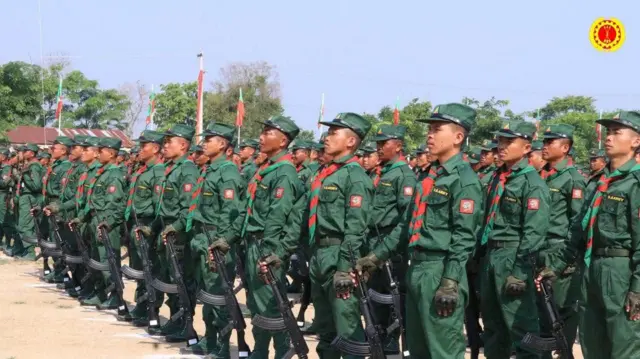 SSPP တပ်ဖွဲ့ဝင်တွေ (ပုံဟောင်း) 