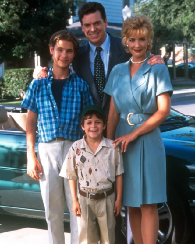 Көптөгөн жылдар бою негизги маалымат каражаттары (сүрөттө "Биверге калтыр" (1997-ж) тасмасынан кадр) бизге көп балалуу үй-бүлөлөр бекем болушат деген ойду калыптандырып келишти