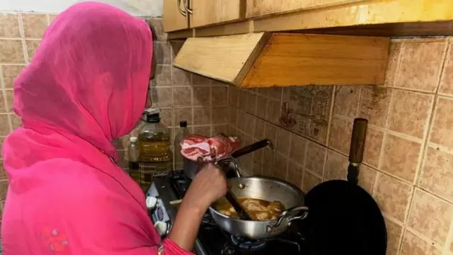 पाकिस्तानात सोशल मीडियावर या चित्रपटाची चर्चा होते आहे