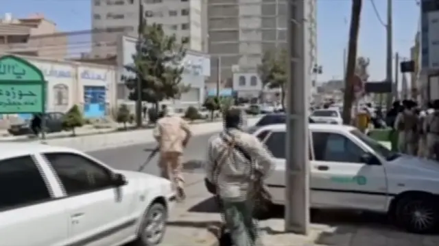 ځايي چارواکي وايي، برید له ځايي وخت سره سم ګهیځ اته نیمې بجې پیل شو.