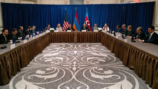 Ceyhun Bayramov və Arorat Mirzoyan