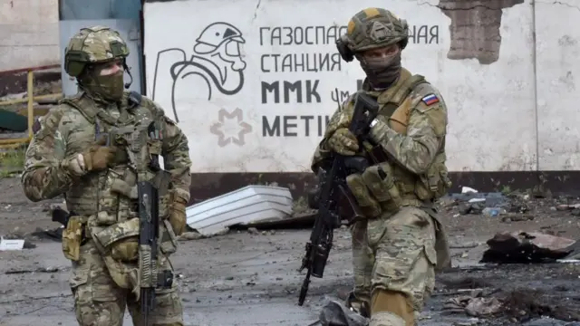 ராணுவ வீரர்கள்