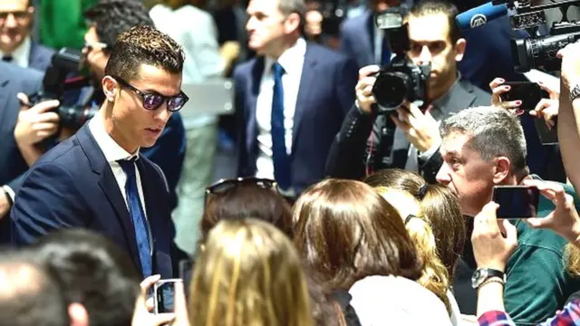 Cristiano Ronaldo est pour sa part soupçonné d'avoir "dissimulé 150 millions d'euros dans les paradis fiscaux